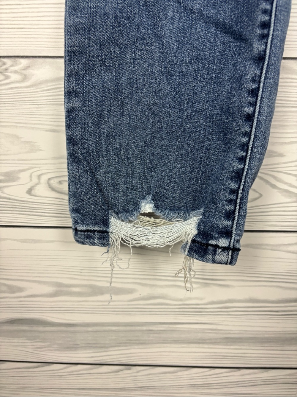 Judy Blue Straight Fit Distressed Jeans Size 11/30 - Picture 2 of 12